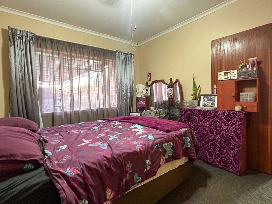 2 Bedroom Property for Sale in Kannoniers Park North West